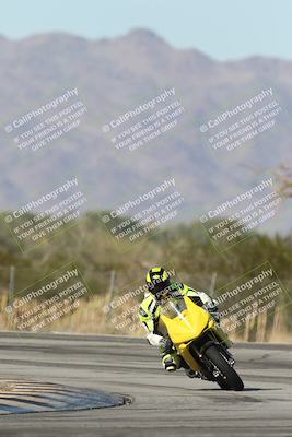 media/Dec-01-2025-Moto Forza (Mon) [[2daa91e15f]]/2-Intermediate Group/Session 3 (Turn 3)/